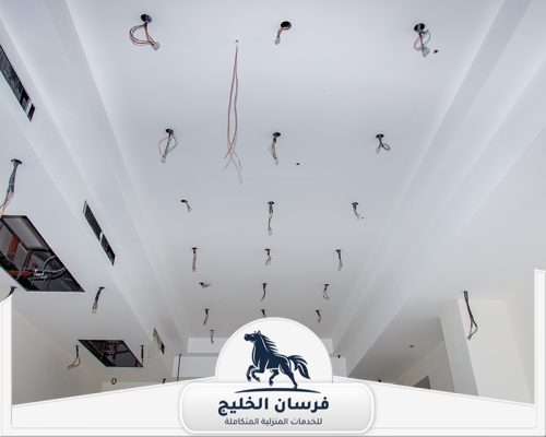 شركة تركيب جبس بورد في دبي للأسقف الحديثة وتجهيز التمديدات الكهربائية بدقة وجودة عالية