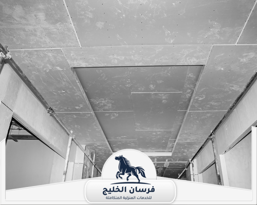 فني شركة تركيب جبس بورد في أم القيوين 0547761153 فرسان الخليج اسقف جبس بورد مع اضاءة في ام القيوين لتصميم داخلي أنيق وتشطيب مودرن فاخر