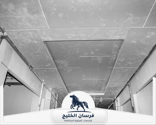 فني شركة تركيب جبس بورد في أم القيوين 0547761153 فرسان الخليج اسقف جبس بورد مع اضاءة في ام القيوين لتصميم داخلي أنيق وتشطيب مودرن فاخر