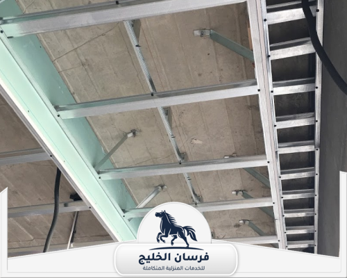 شركة تركيب جبس بورد في عجمان 0547761153 فرسان الخليج تركيب شاسيه جبس بورد للأسقف مع تثبيت دقيق للهياكل